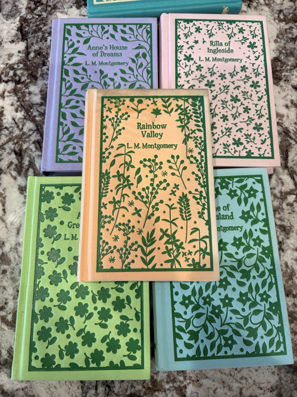 The Anne of Green Gables Collection: 6 Book Set plus Journal- NO BOX