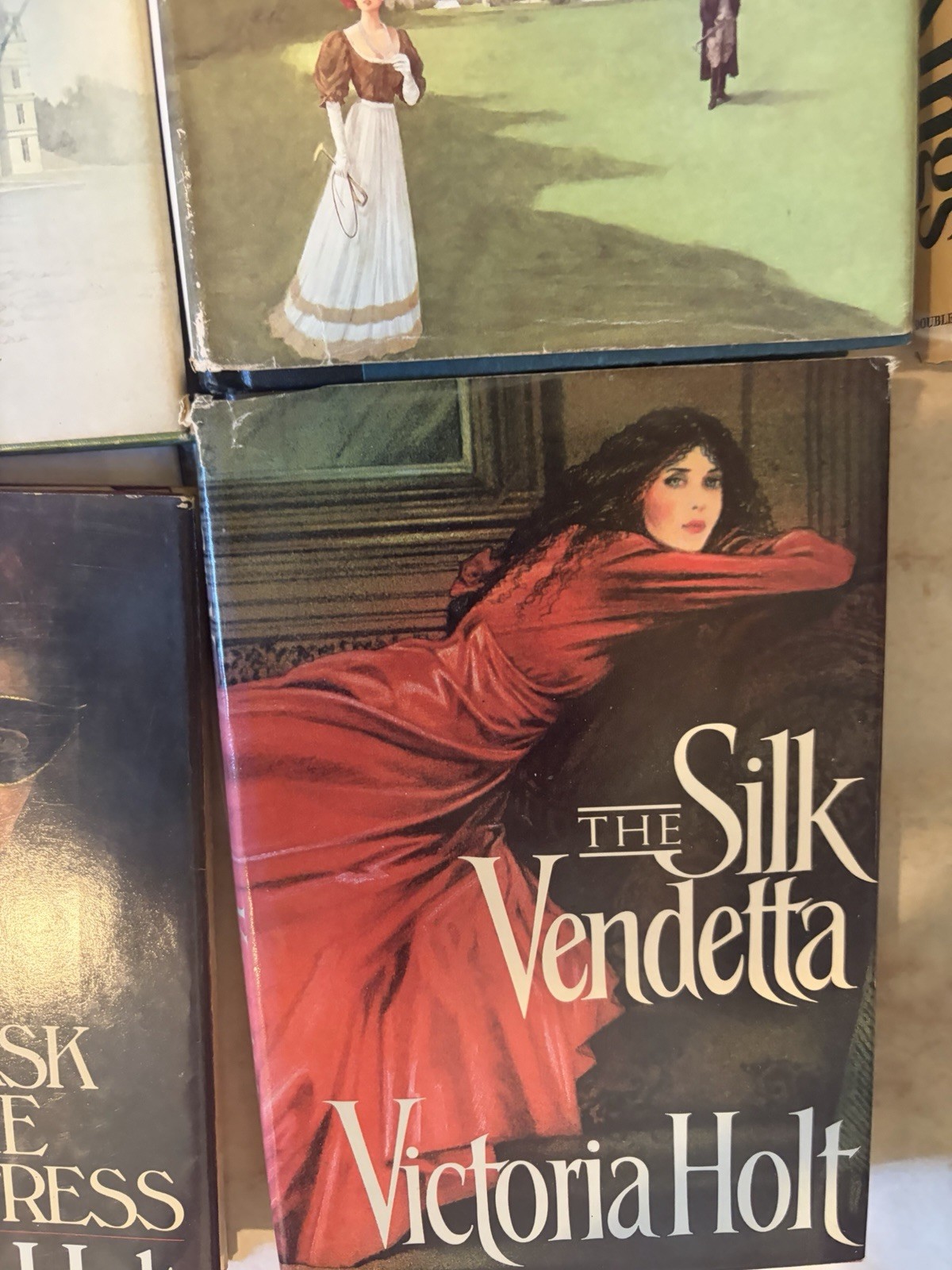 Lot 9 Victoria Holt Romance Mystery HCDJ