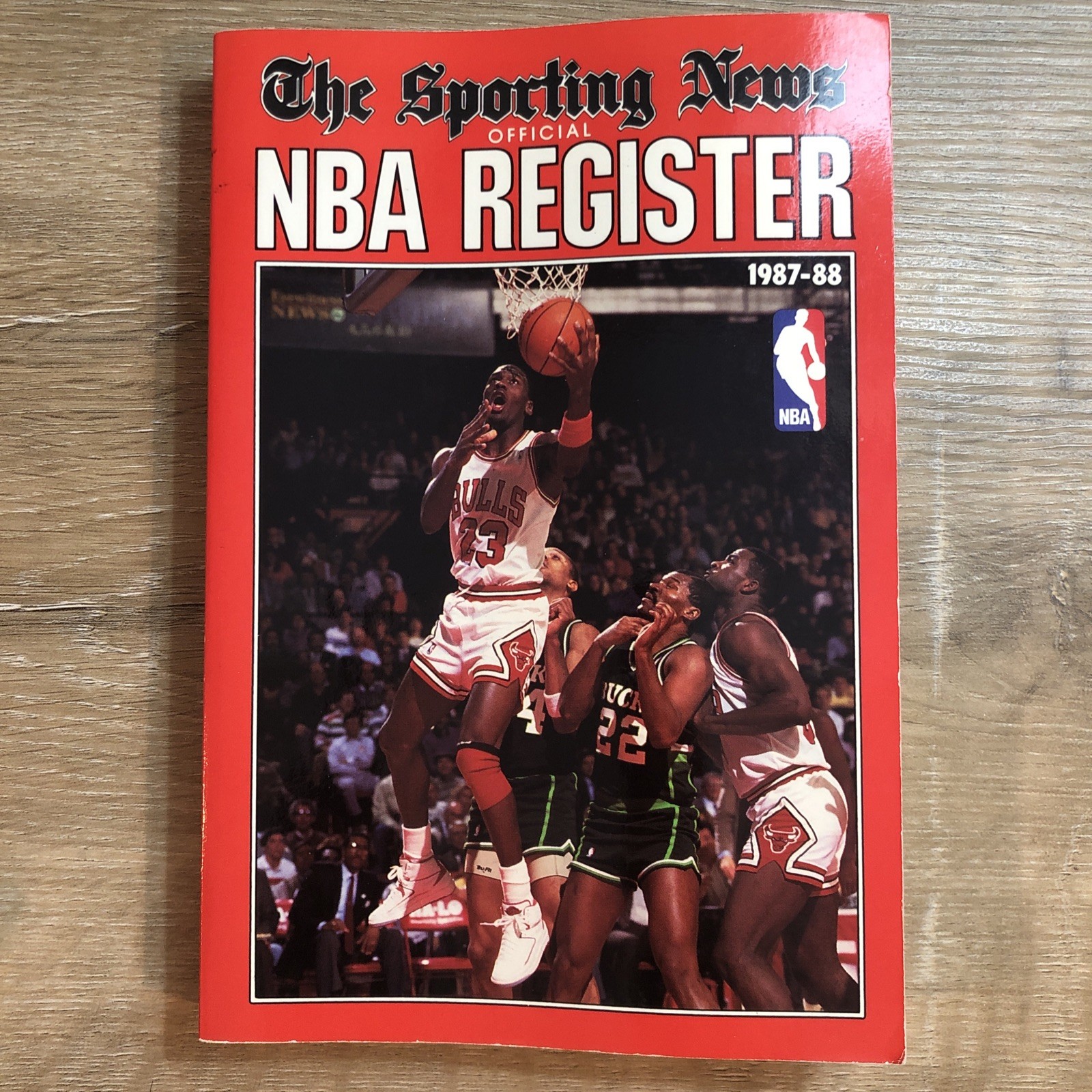 1987-88 The Sporting News NBA Register—-Bulls Michael Jordan GREAT Condition