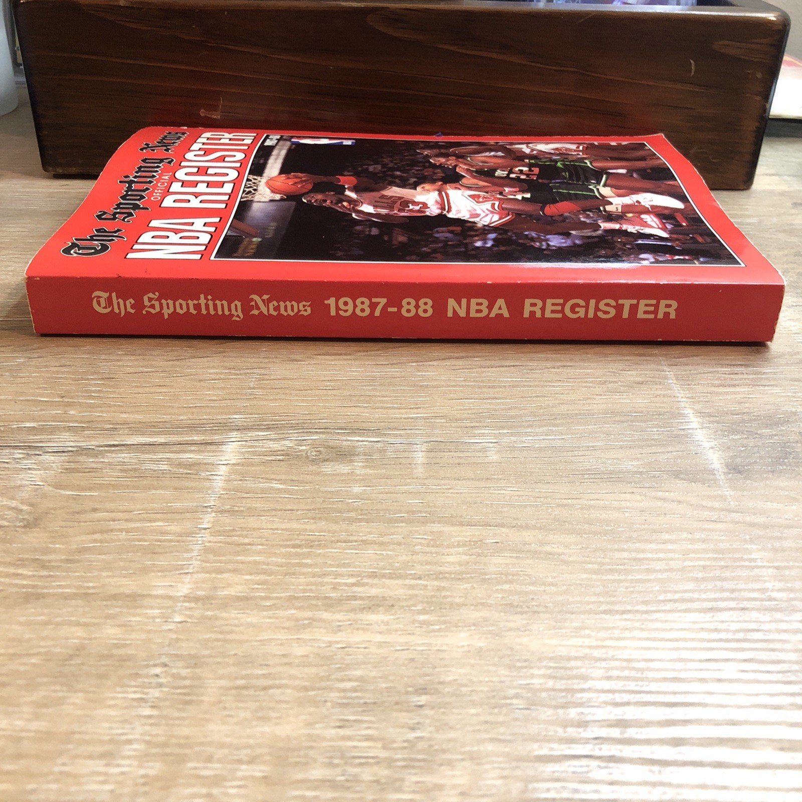 1987-88 The Sporting News NBA Register—-Bulls Michael Jordan GREAT Condition