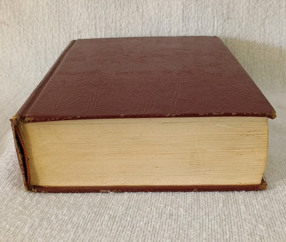 Funk & Wagnalls Standard Desk Dictionary 1974 Hardcover 880 Pages
