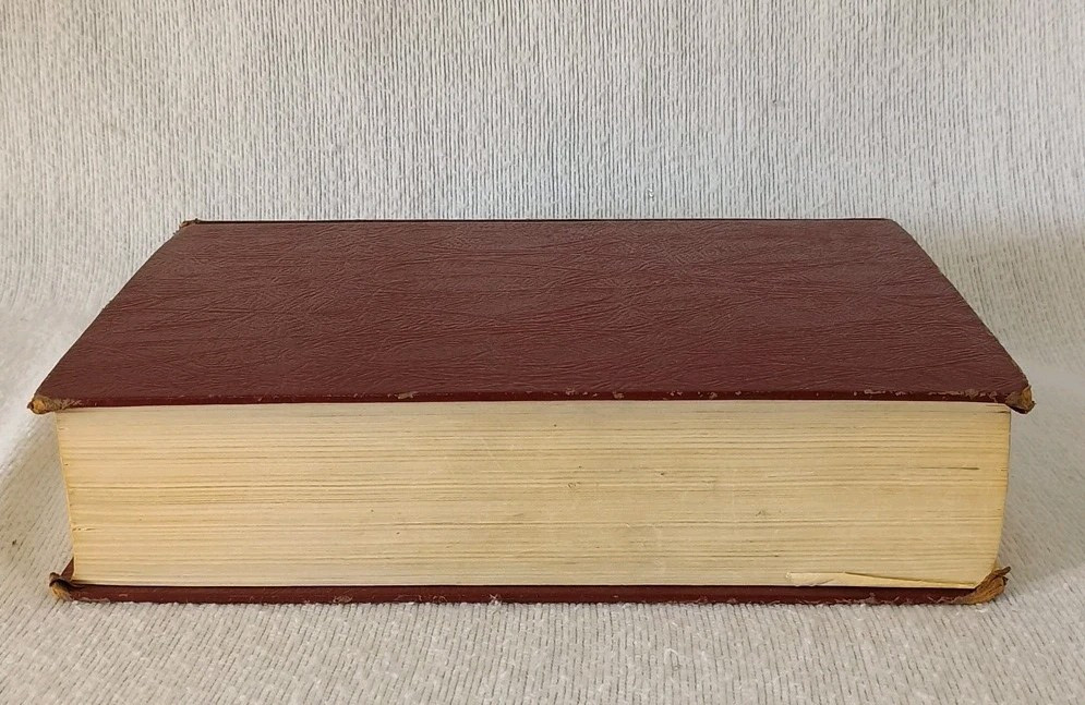 Funk & Wagnalls Standard Desk Dictionary 1974 Hardcover 880 Pages