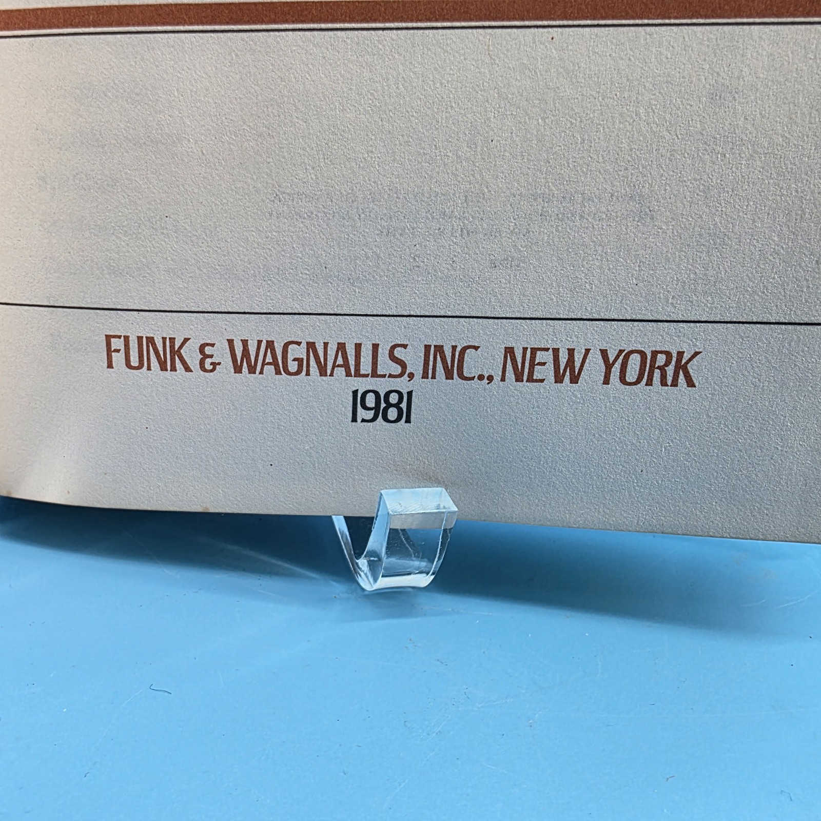 Vintage Funk And Wagnalls Standard 1981 Desk Dictionary Set Volume 1 &2