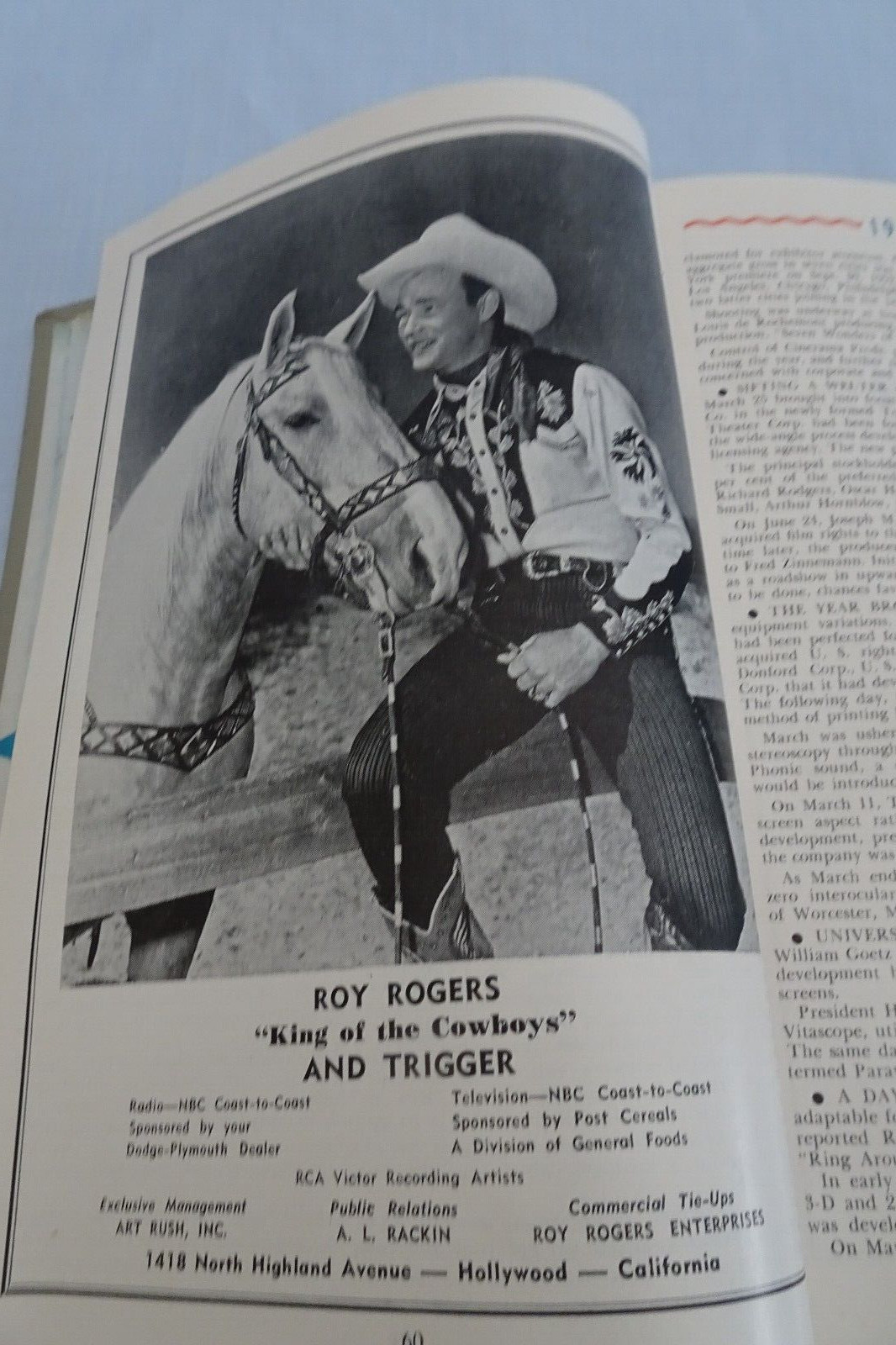 1954 THE FILM DAILY YEAR BOOK OF MOTION PICTURES 1280 PAGES Lots of Movie Photos