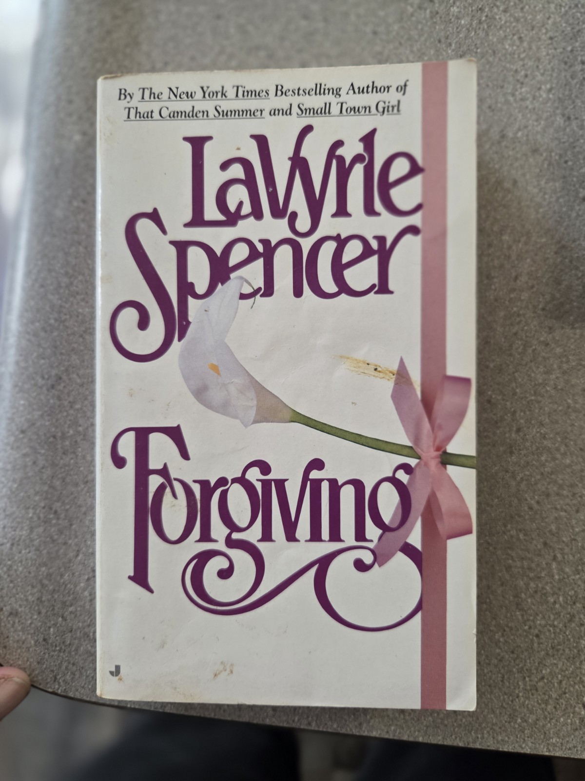 LaVyrle Spencer Lot Of 12. 1 2-in-1 With Another Author =13 Stories. Romance.