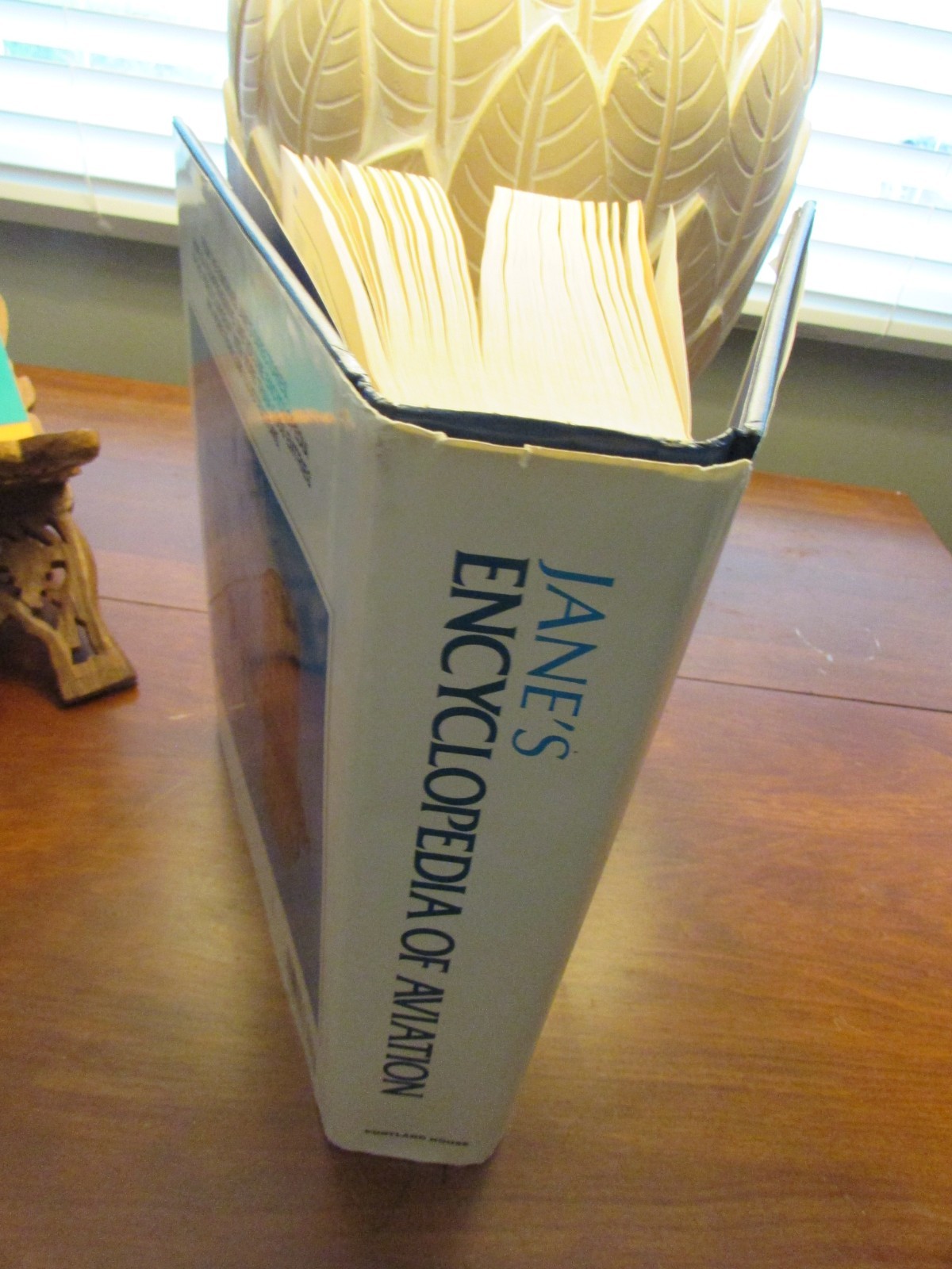 Vintage Aviation Coffee Table Book JANE’S ENCYCLOPEDIA OF AVIATION 960 Pages