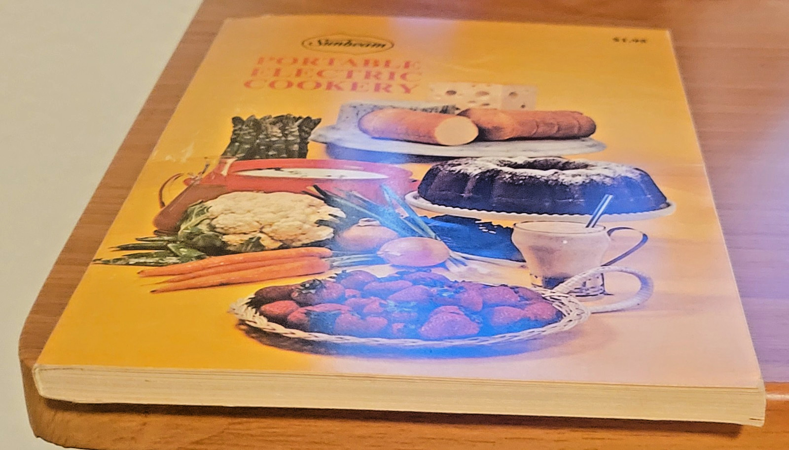 VTG 1970 Sunbeam Portable Electric Cookery Cookbook Bonnie Brown Multi Cooker