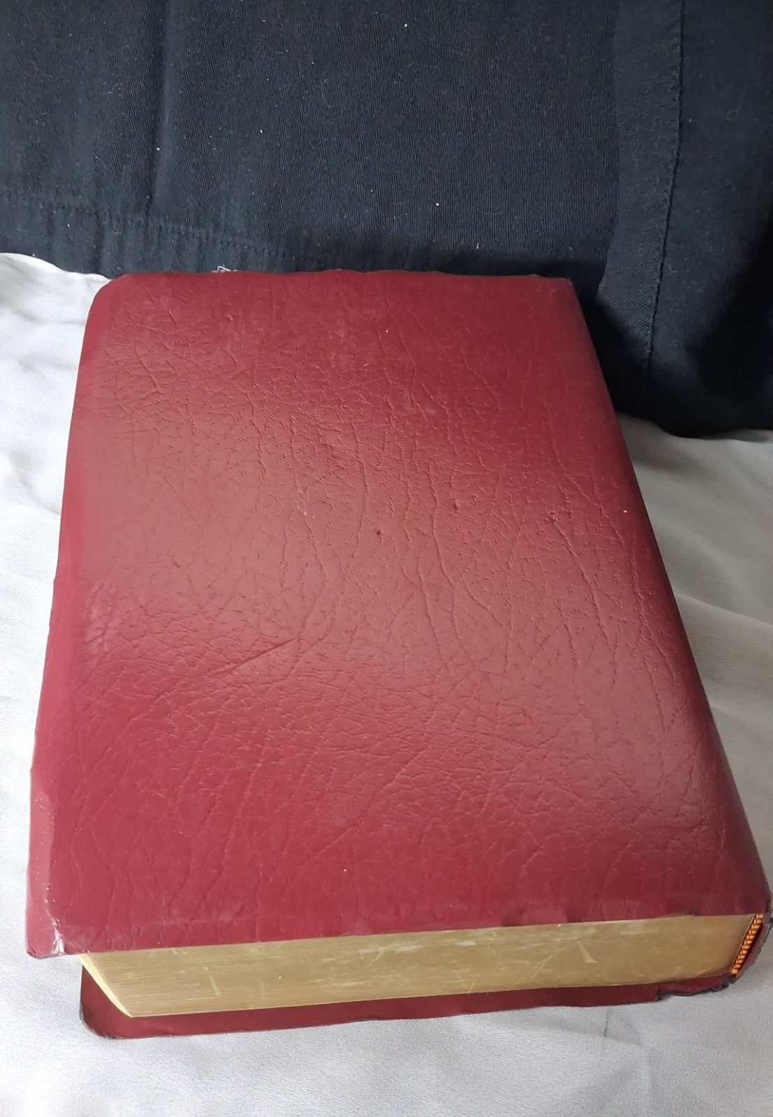 Holy Bible New KJV Thomas Nelson Regency Burgundy Faux Leather Giant Print