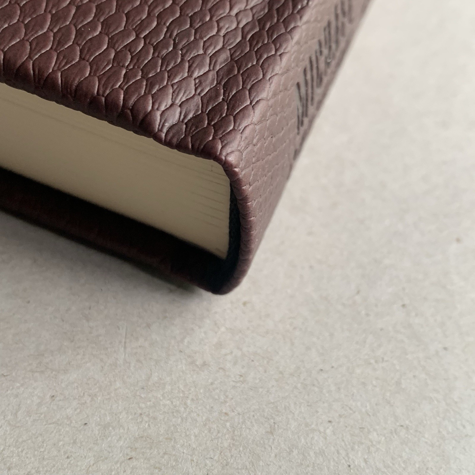 Jurassic Park By Michael Crichton Deluxe Faux Leather Dinosaur Skin Edition New