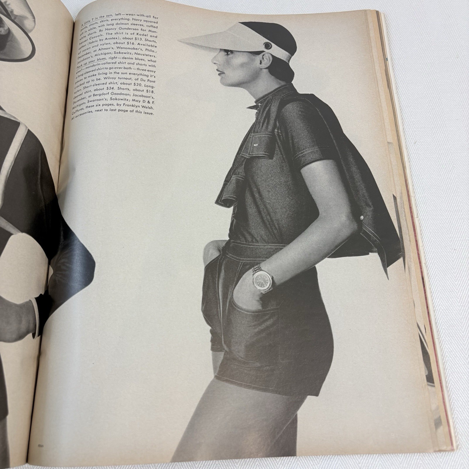 Vogue Magazine November 15, 1971 Patricia Dow Vintage 144 pages de la Renta