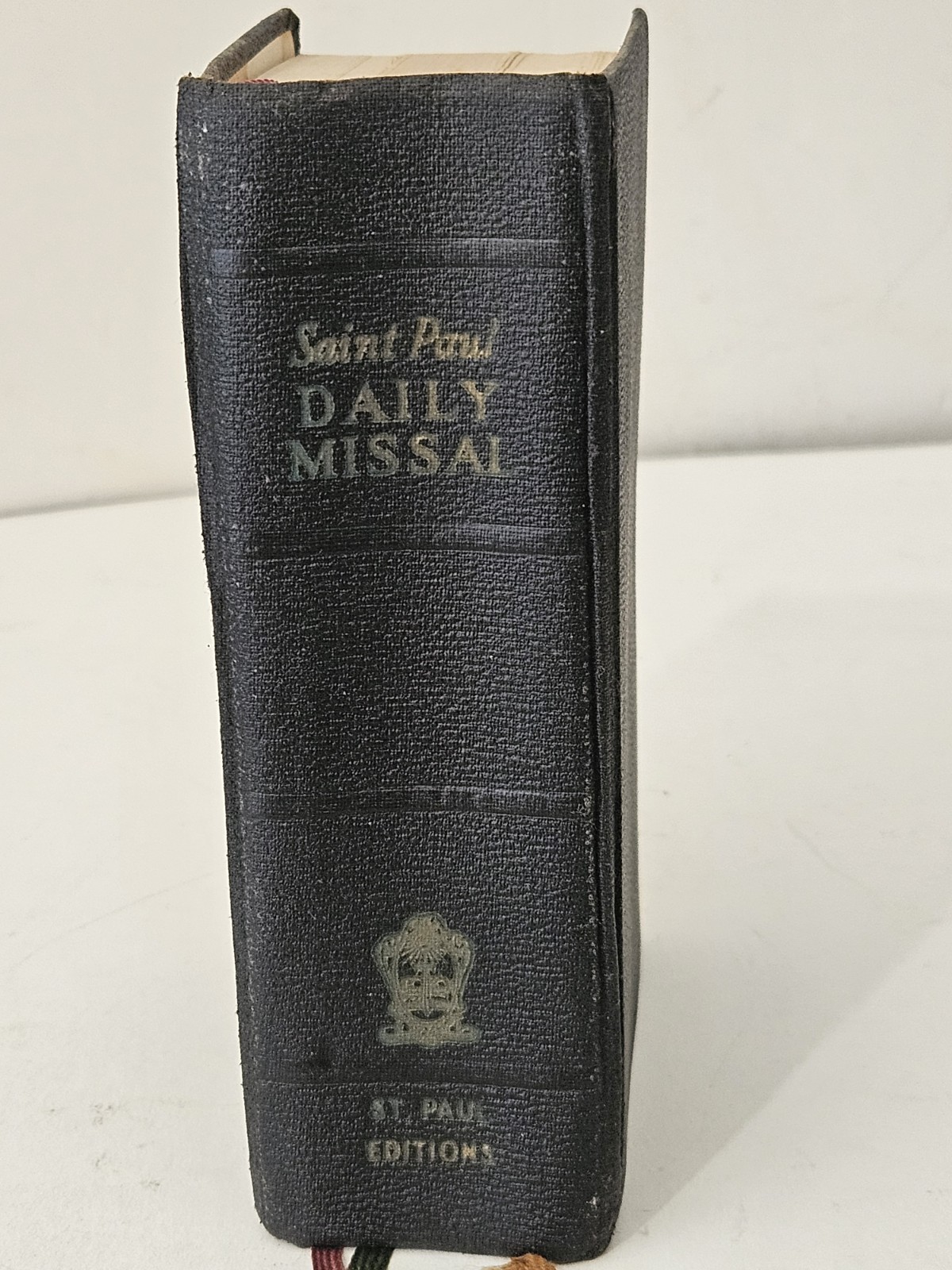 1964 St Paul Daily Missal Hardcover Ribbon Bookmarks 4×6.5 In. 2 In. Thick.