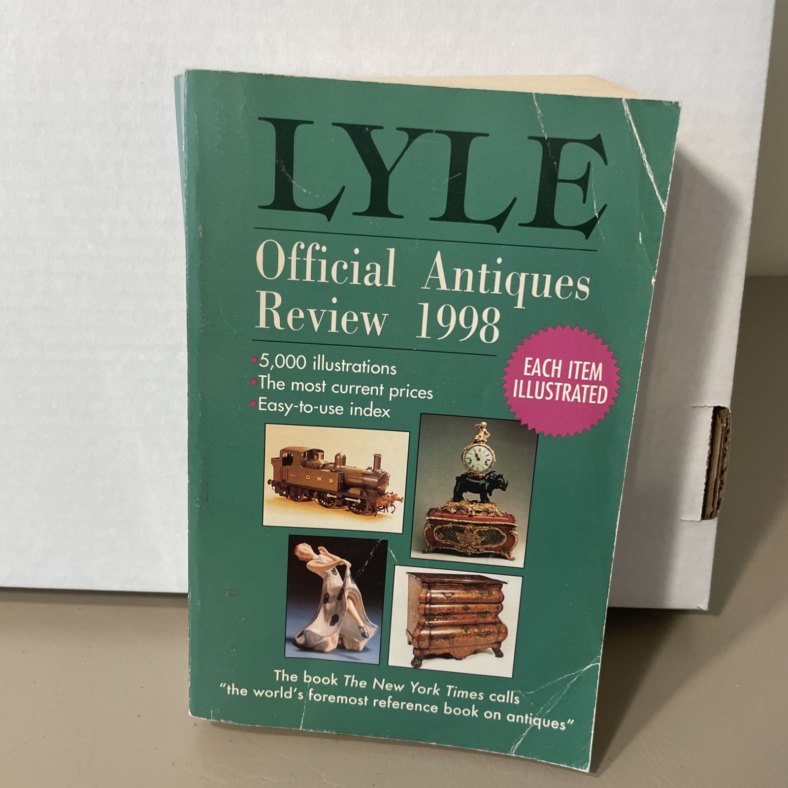 Lyle Official Antiques Review 1998, Paperback, 672 Pages