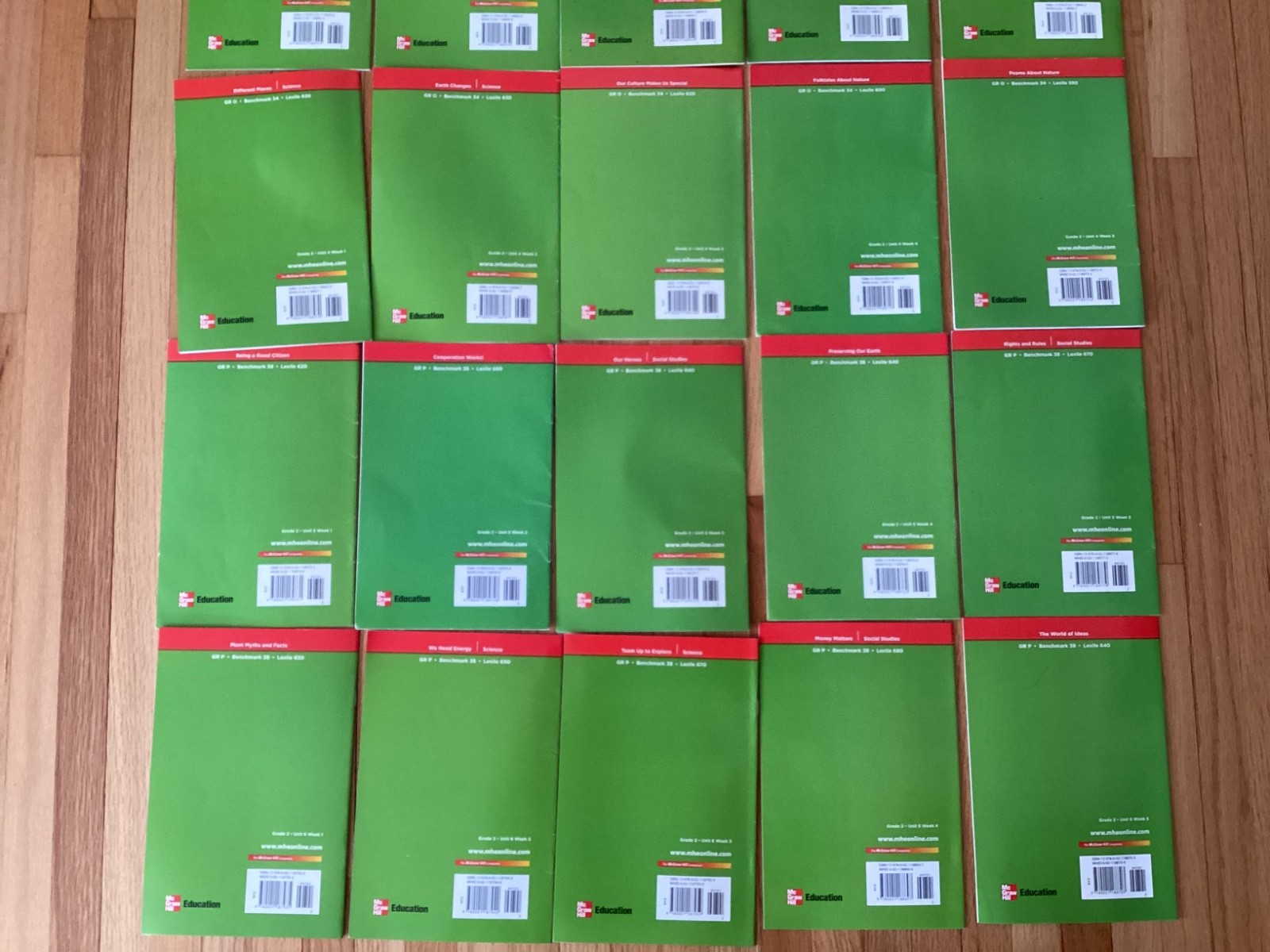 MCGRAW HILL WONDERS LEVELED READERS / GRADE 2 / BEYOND / 30 BOOKS