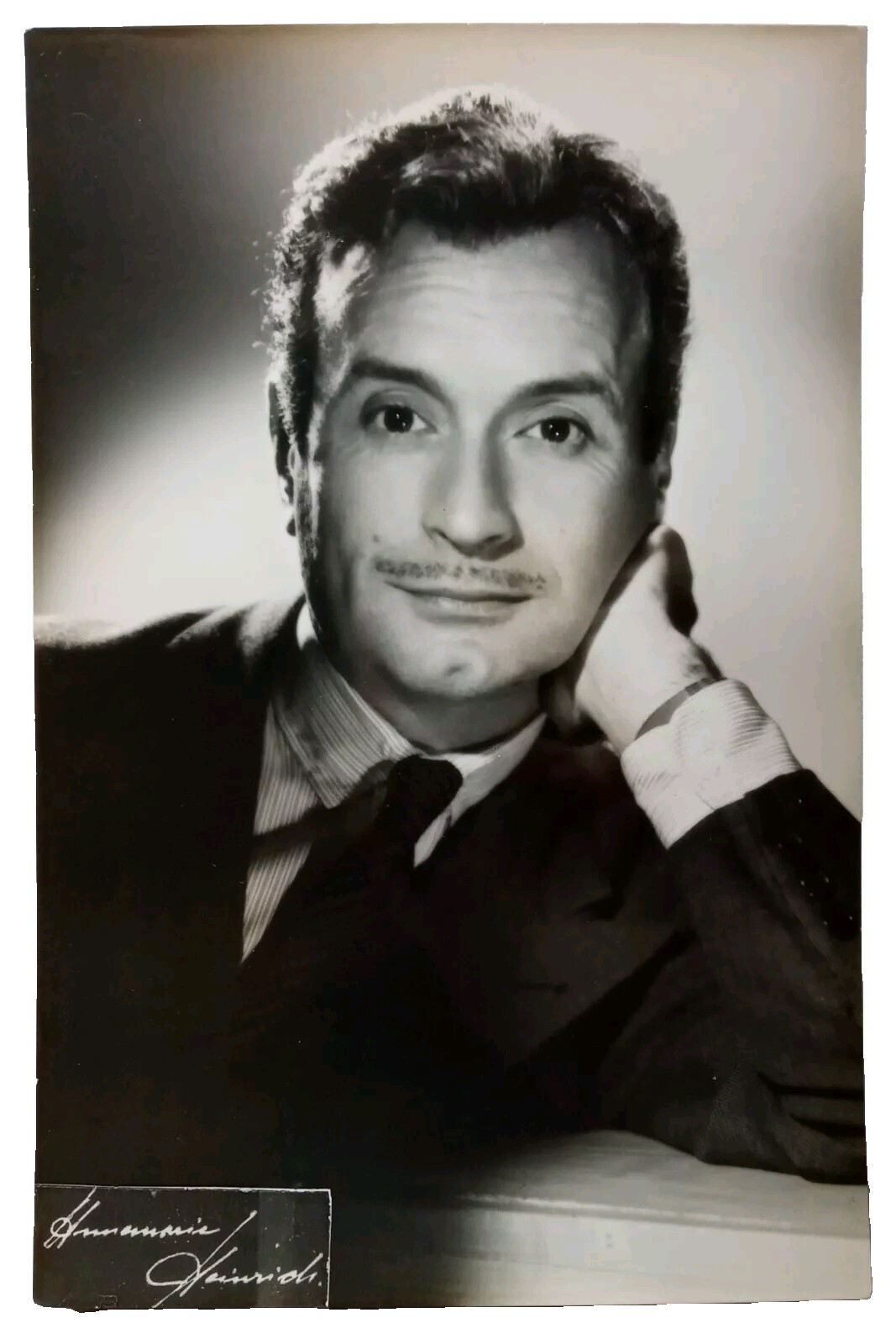 Heinrich, Annemarie – Fotografía de Ángel Magaña – 18 x 11,7 cm