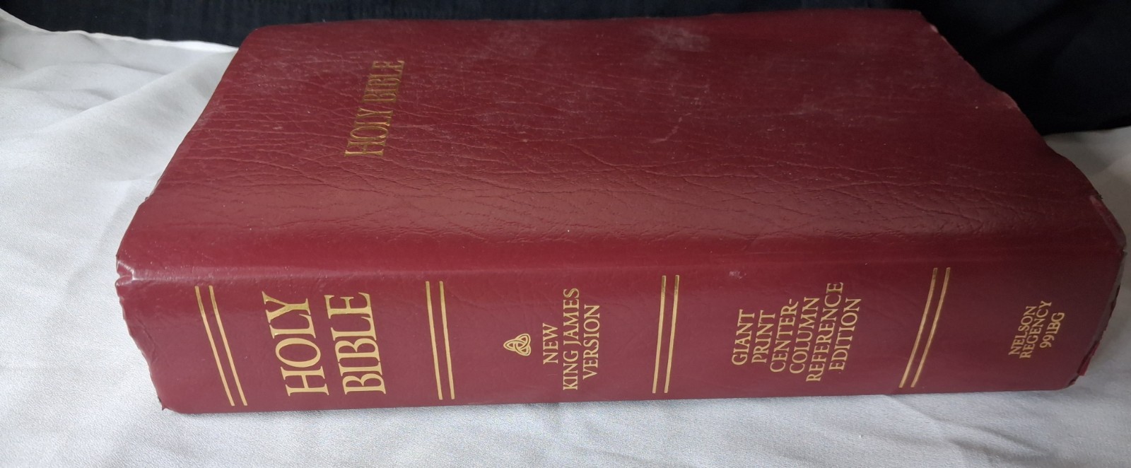 Holy Bible New KJV Thomas Nelson Regency Burgundy Faux Leather Giant Print