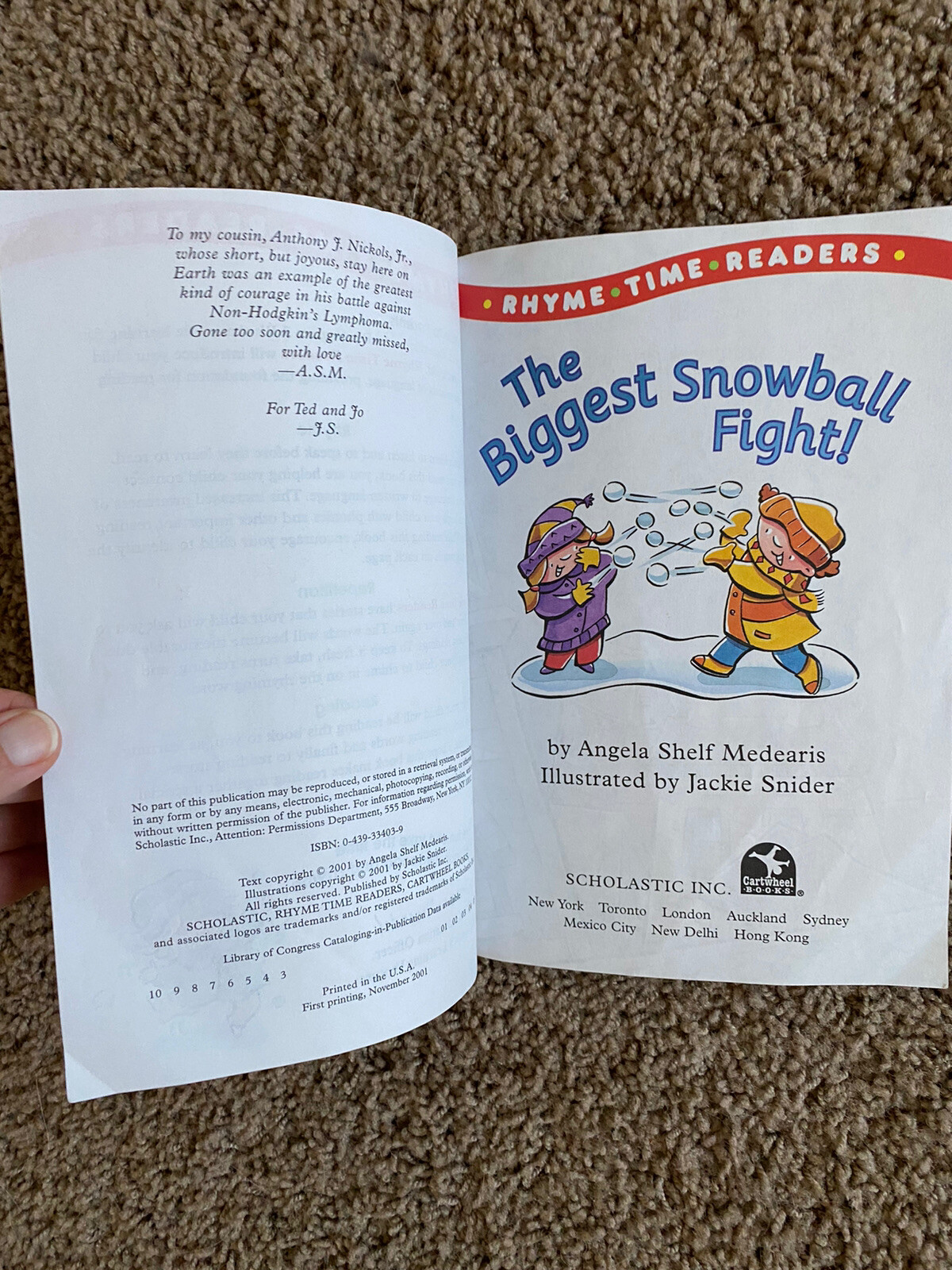 SCHOLASIC: The Biggest Snowball Fight! Angela Shelf Medearis… paperback book