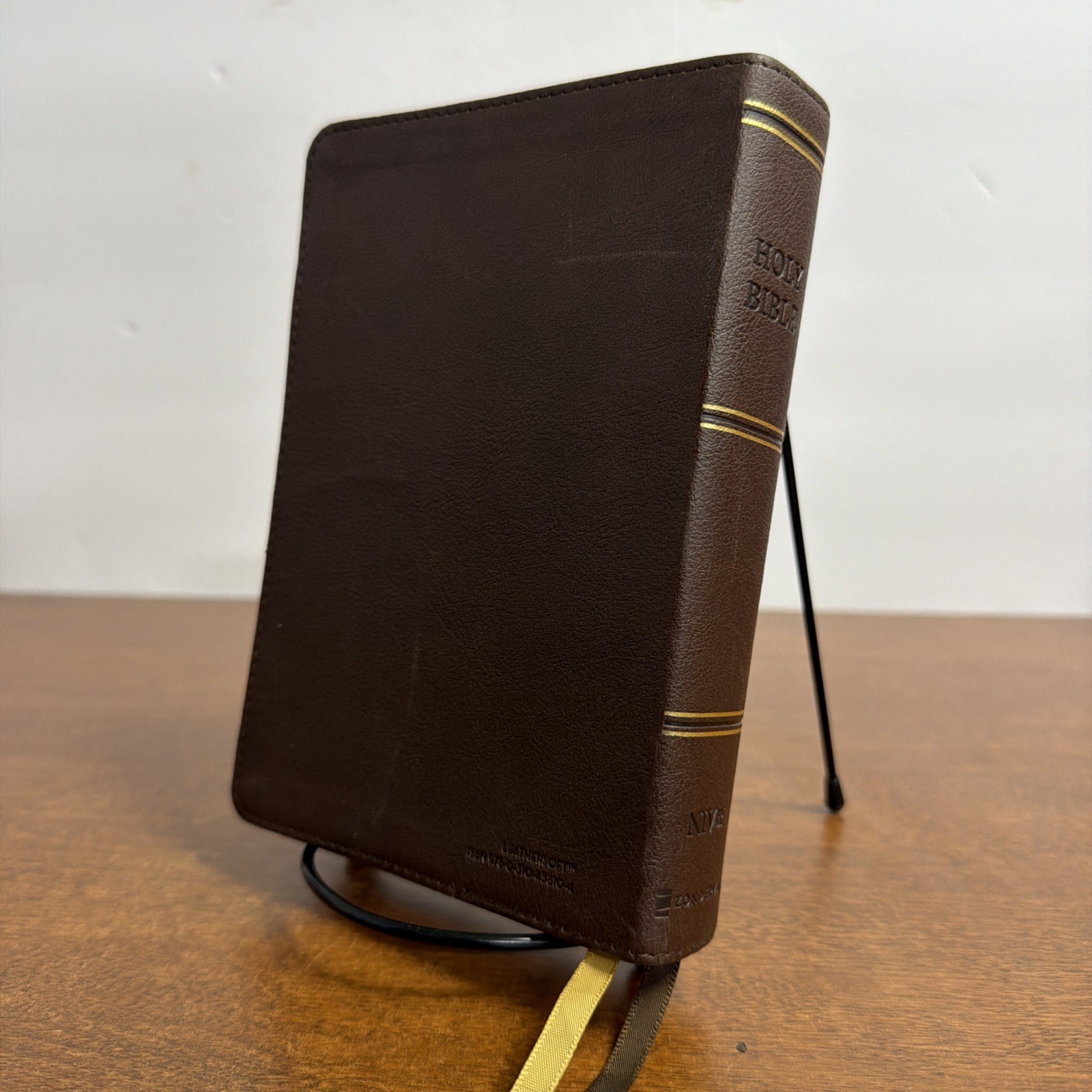 NIV Compact Bible Brown Leathersoft Red Letter 2022 Zondervan