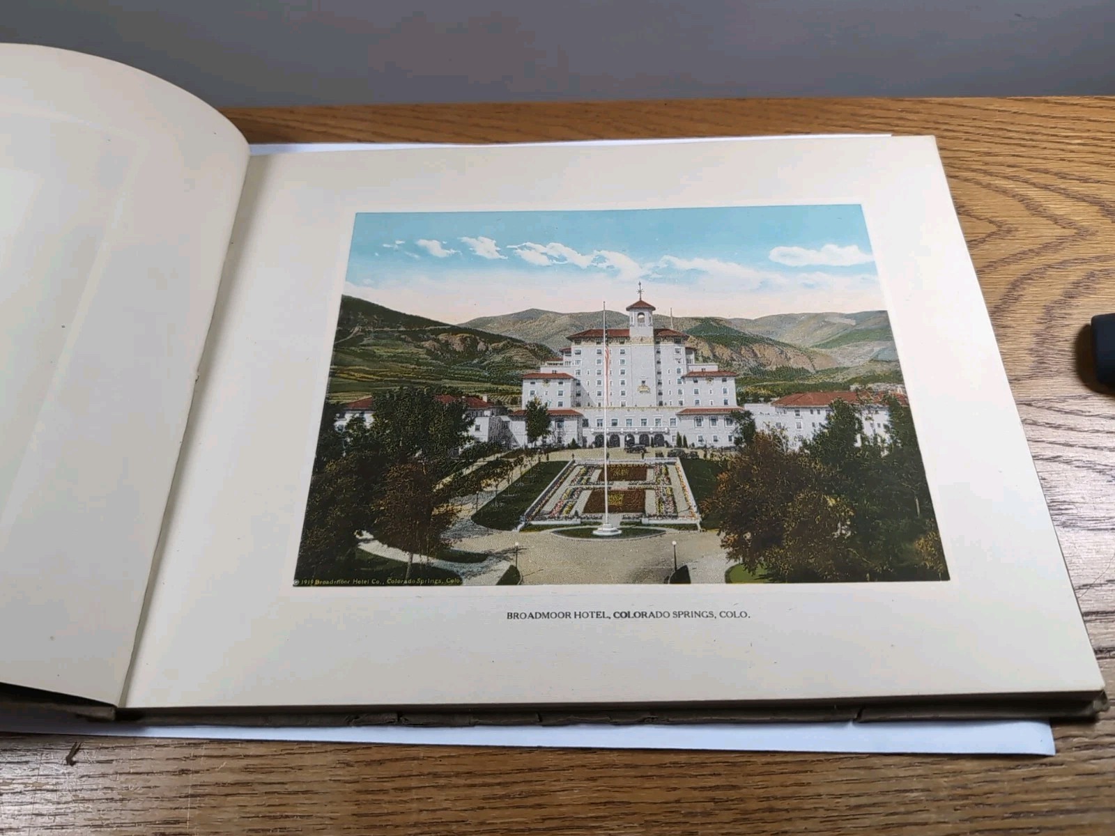 The Pike’s Peak Region Published By H. H. Tammen Co. Denver CO 10.5″x8.5″x .25″