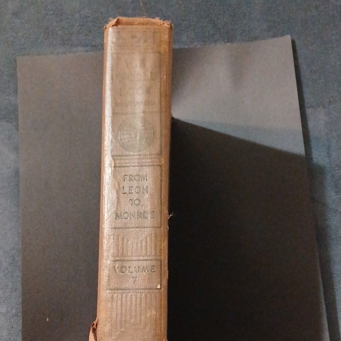 The World Book Encyclopedia Vol 7 Leon to Monroe 1931 Roach-Fowler HC Illus