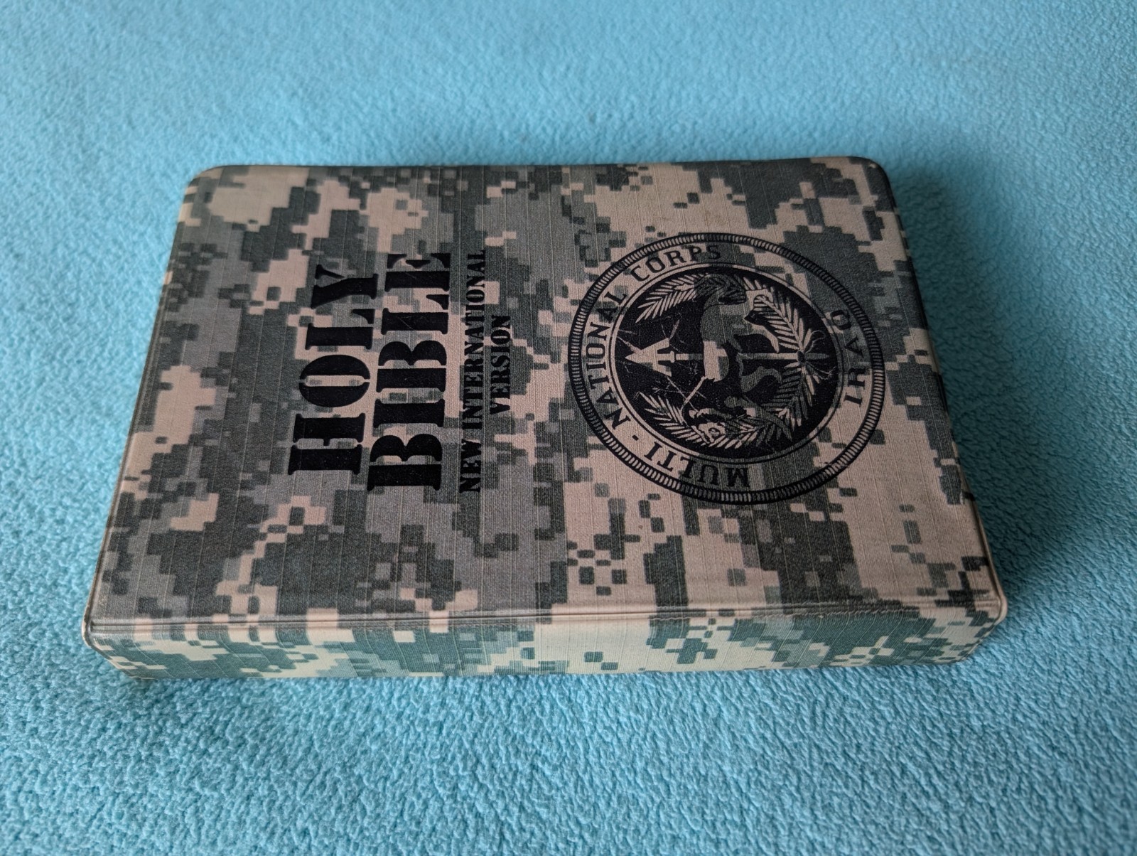 Holy Bible Multi National Corps Iraq War Book NIV Old New Testament Military