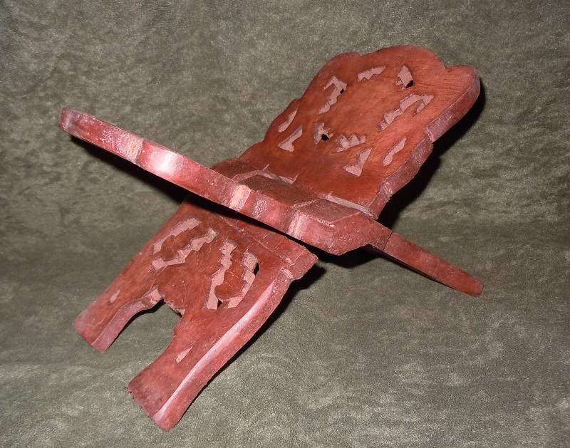Book Stand Leaf design NEW small carved wood Book accessory 11.6oz 9.75″ x 4.60″