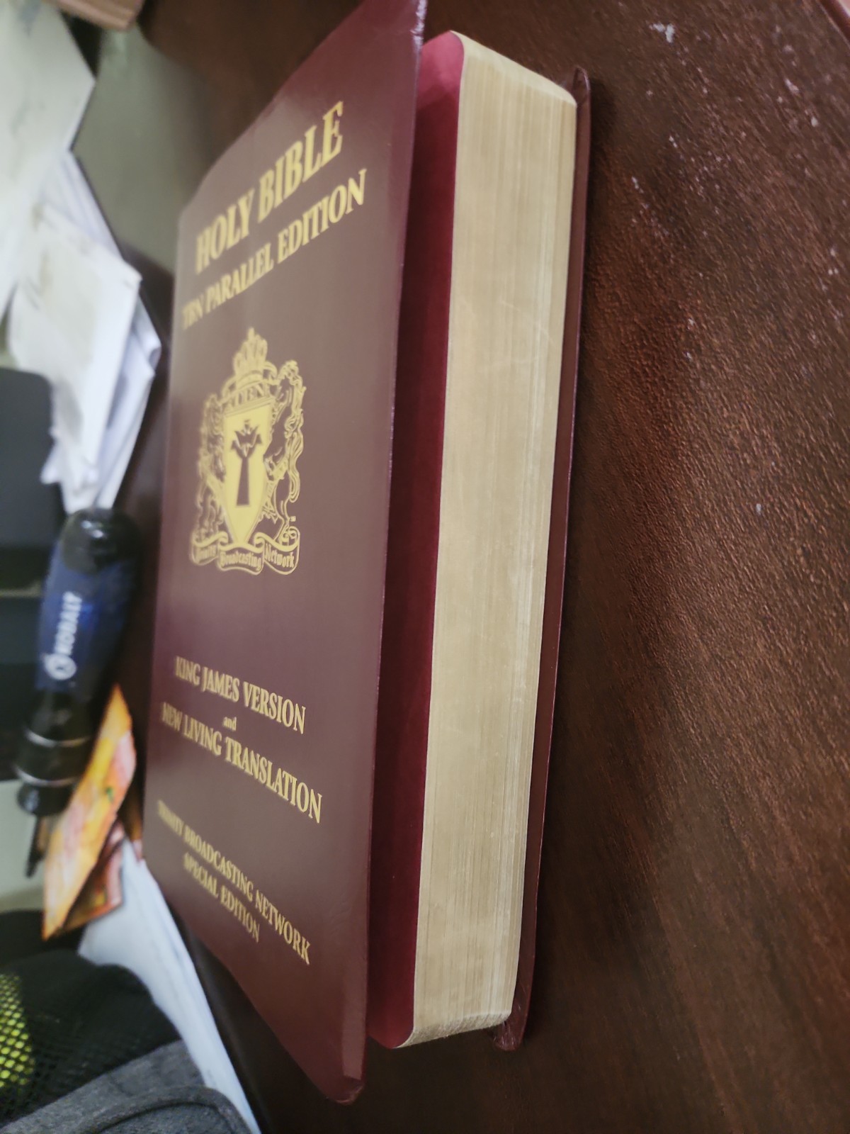 Holy Bible TBN Parallel Edition King James Version Living Translation KJV NLT