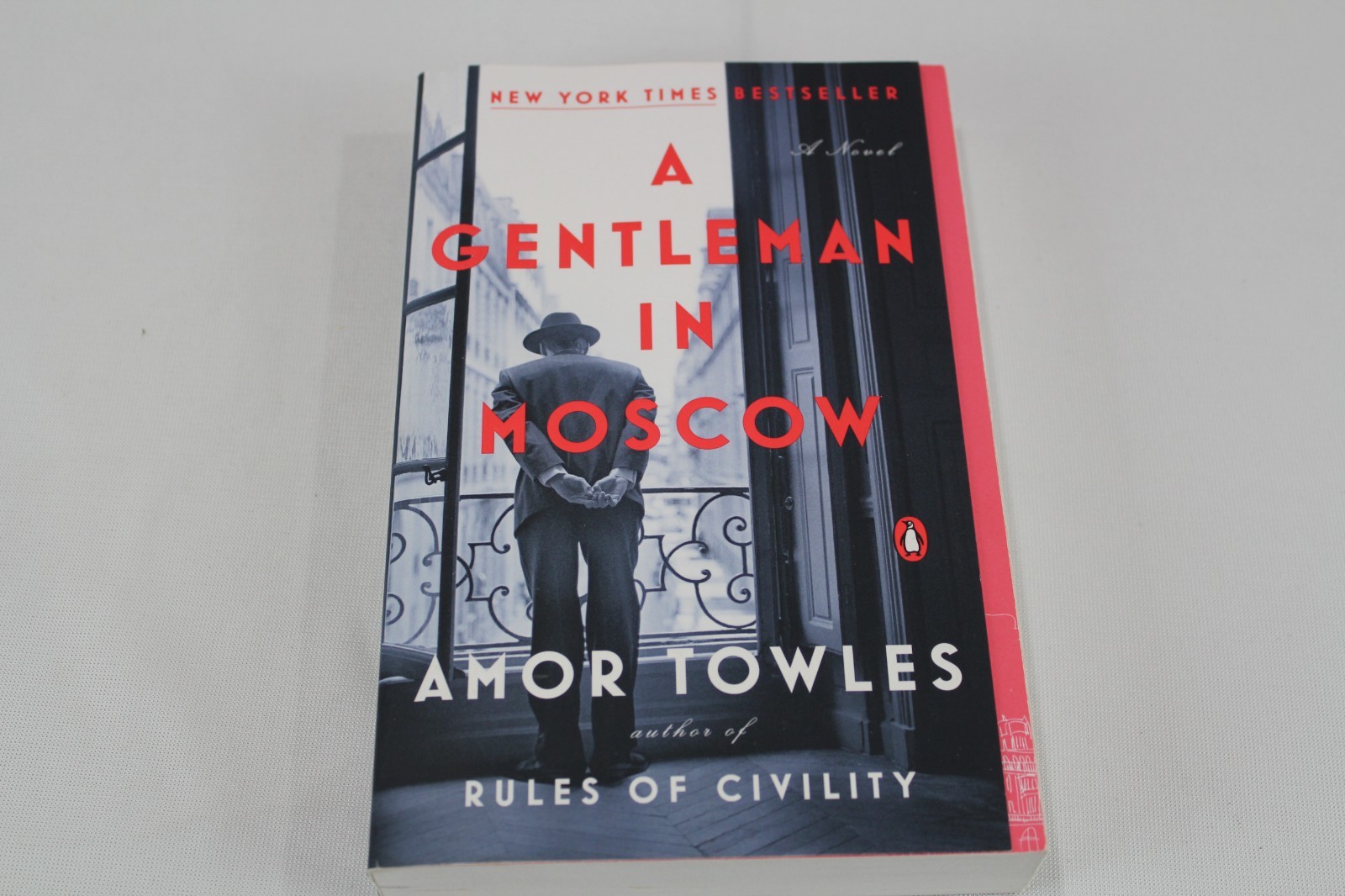 Gentleman in Moscow : A Novel by Amor Towles (2019, Trade Paperback)