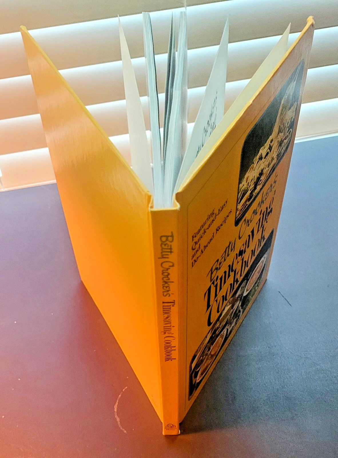 Vintage 1982 Betty Crocker Timesaving Cookbook Hardcover Clean VG