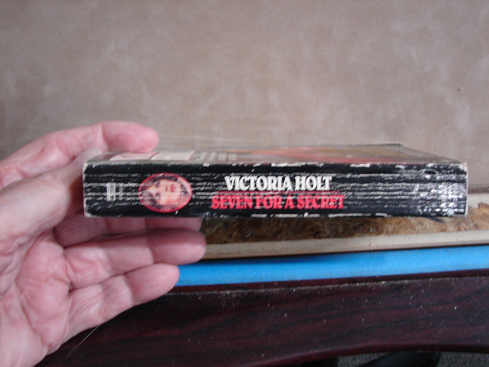 Seven for a Secret by Victoria Holt, 1993, Historical Romance, paperback, 6297