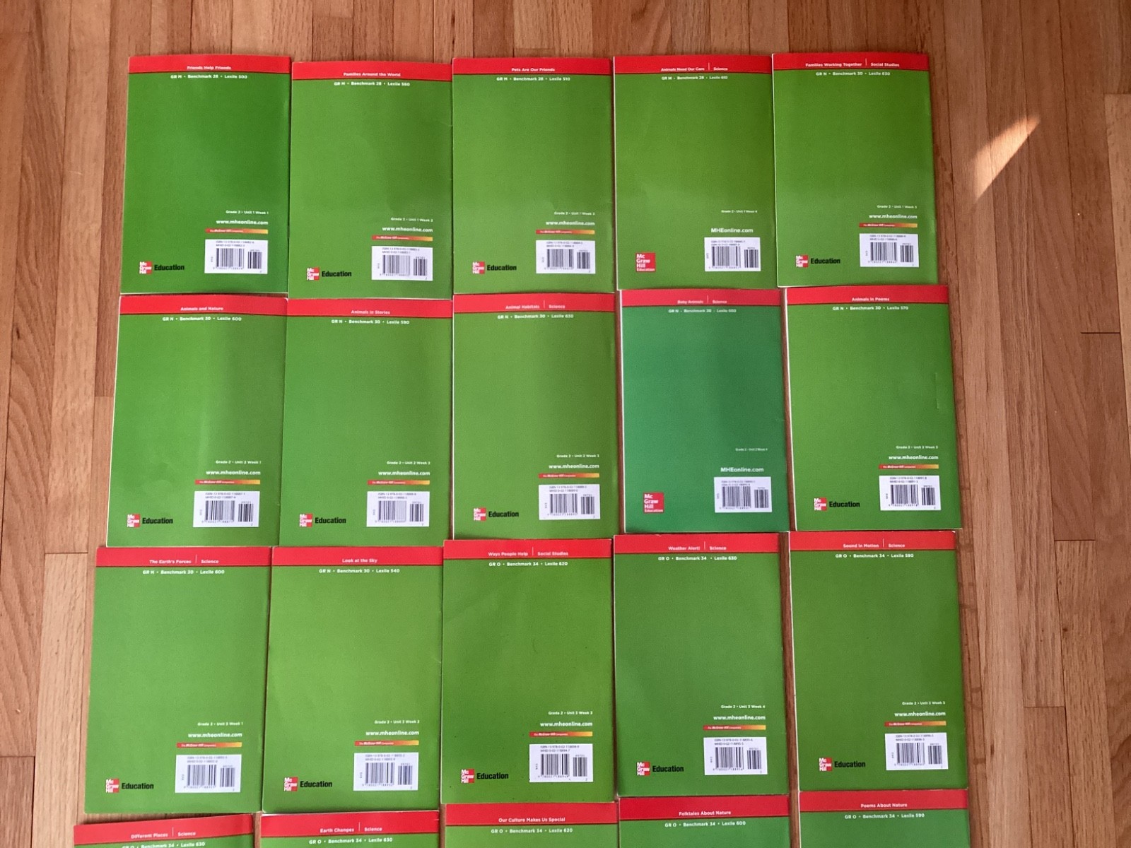 MCGRAW HILL WONDERS LEVELED READERS / GRADE 2 / BEYOND / 30 BOOKS