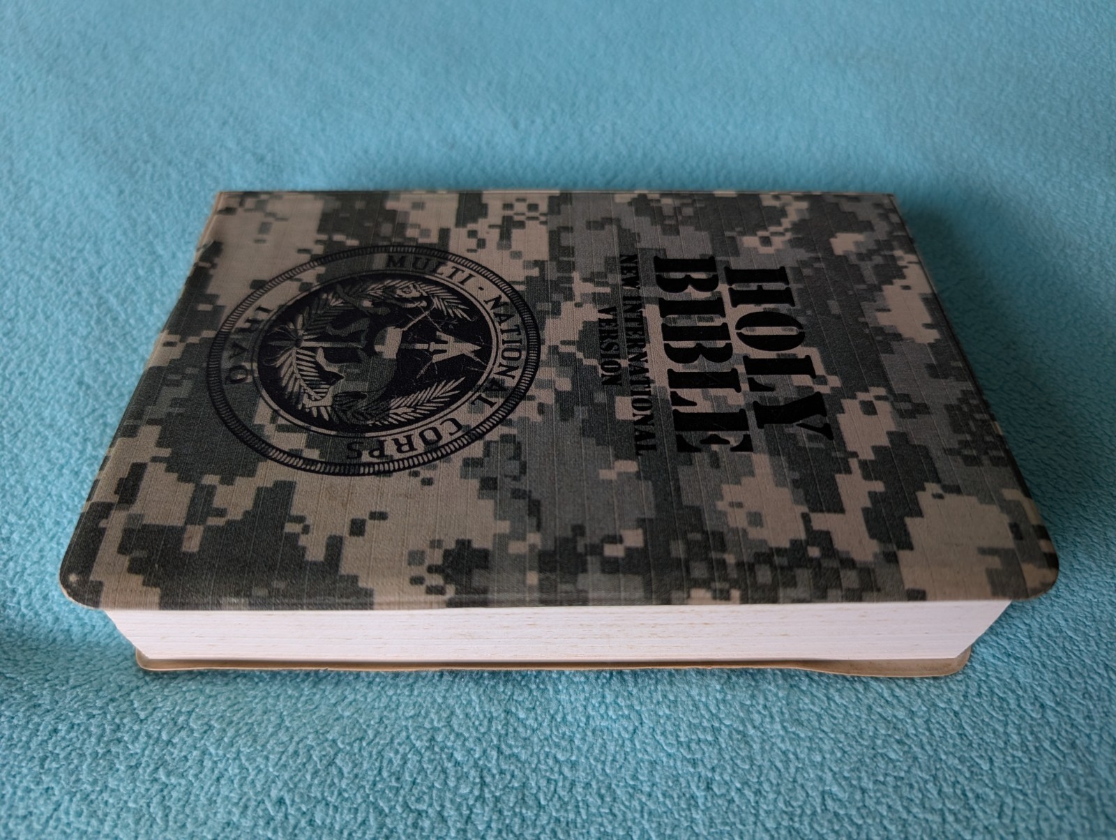 Holy Bible Multi National Corps Iraq War Book NIV Old New Testament Military
