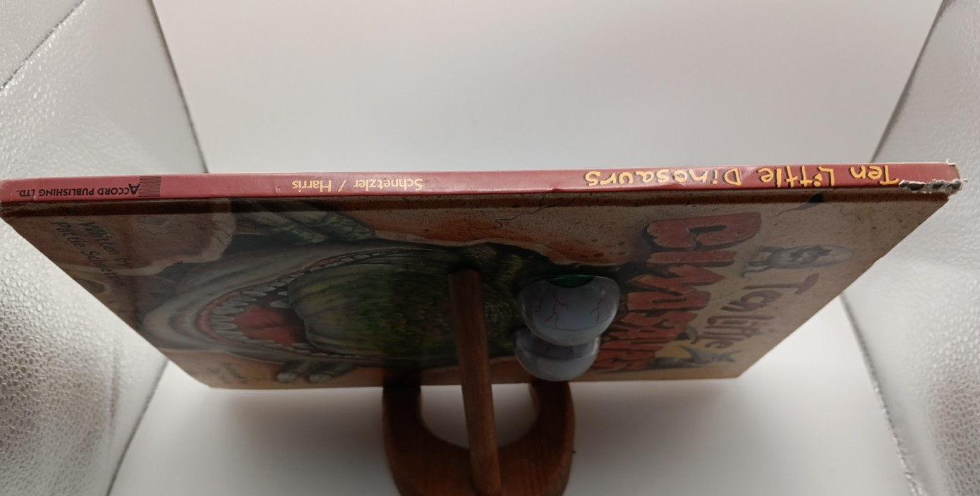 Ten Little Dinosaurs (Eyeball Animation): Board Book Edition – Board book – GOOD