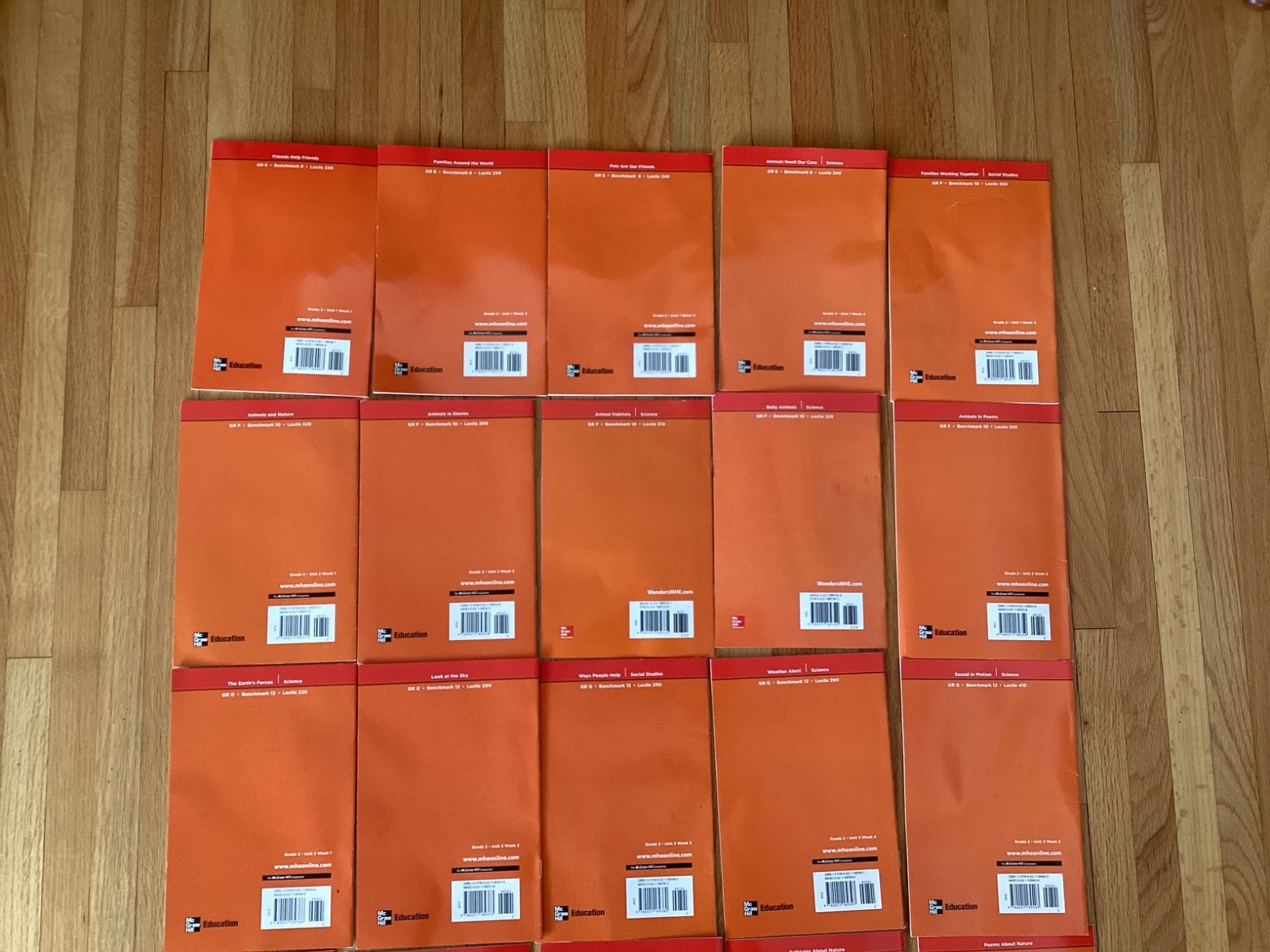 MCGRAW HILL WONDERS LEVELED READERS / GRADE 2 / APPROACHING / 30 BOOKS
