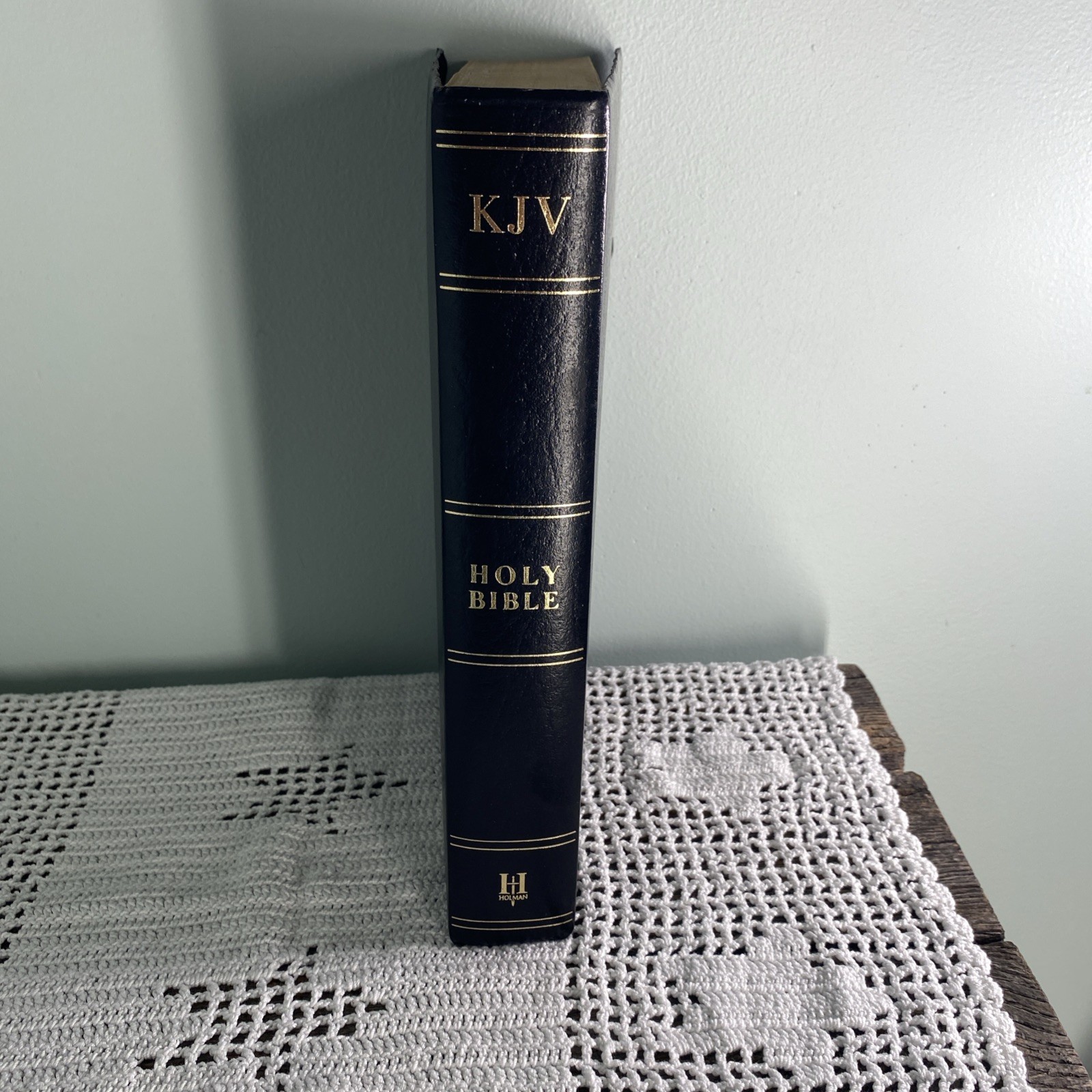 KJV HOLY BIBLE King James Version Black Large Imitation Binding Holman Bible