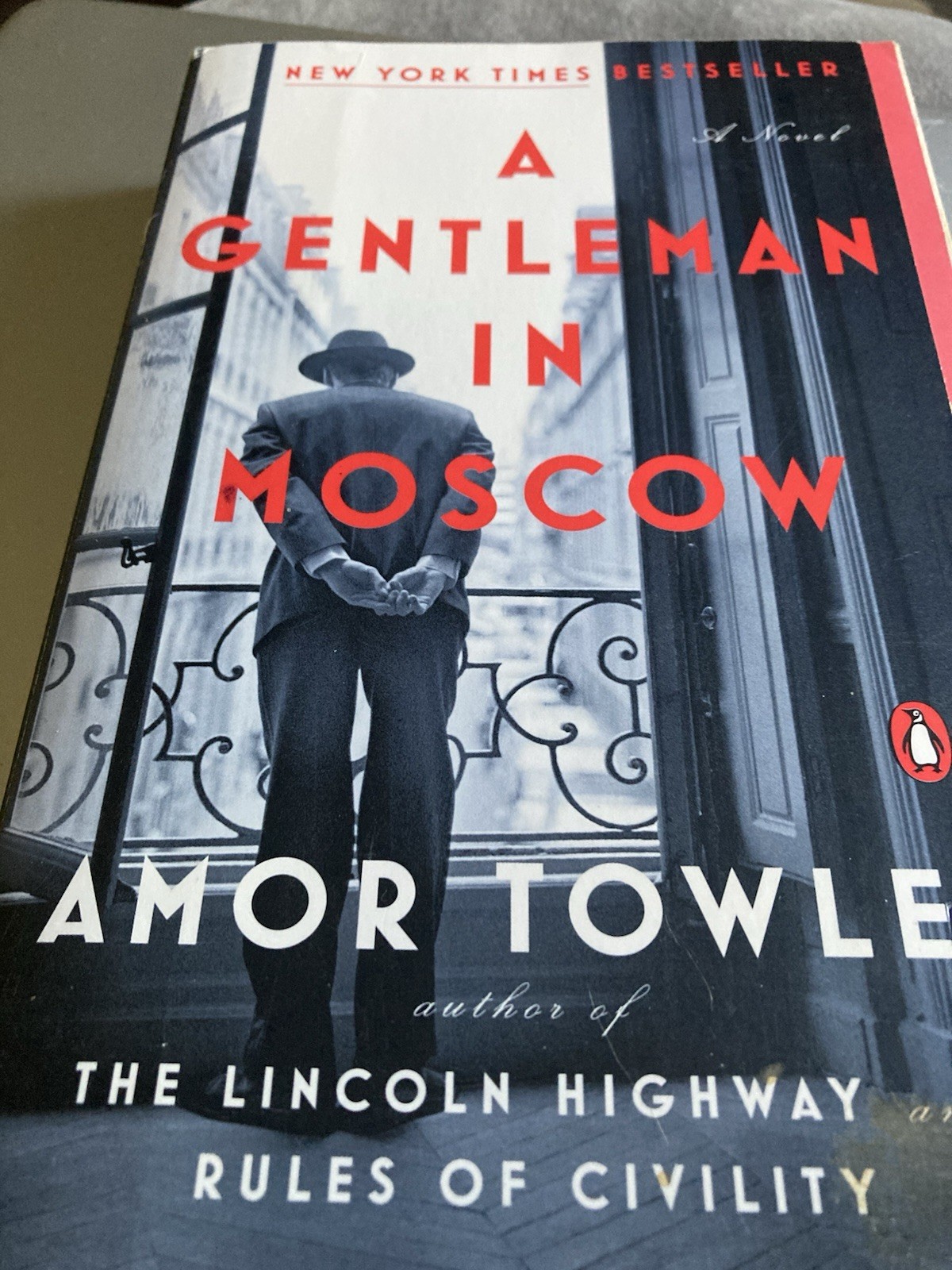 Gentleman in Moscow : A Novel by Amor Towles (2019, Trade Paperback)-Very Good