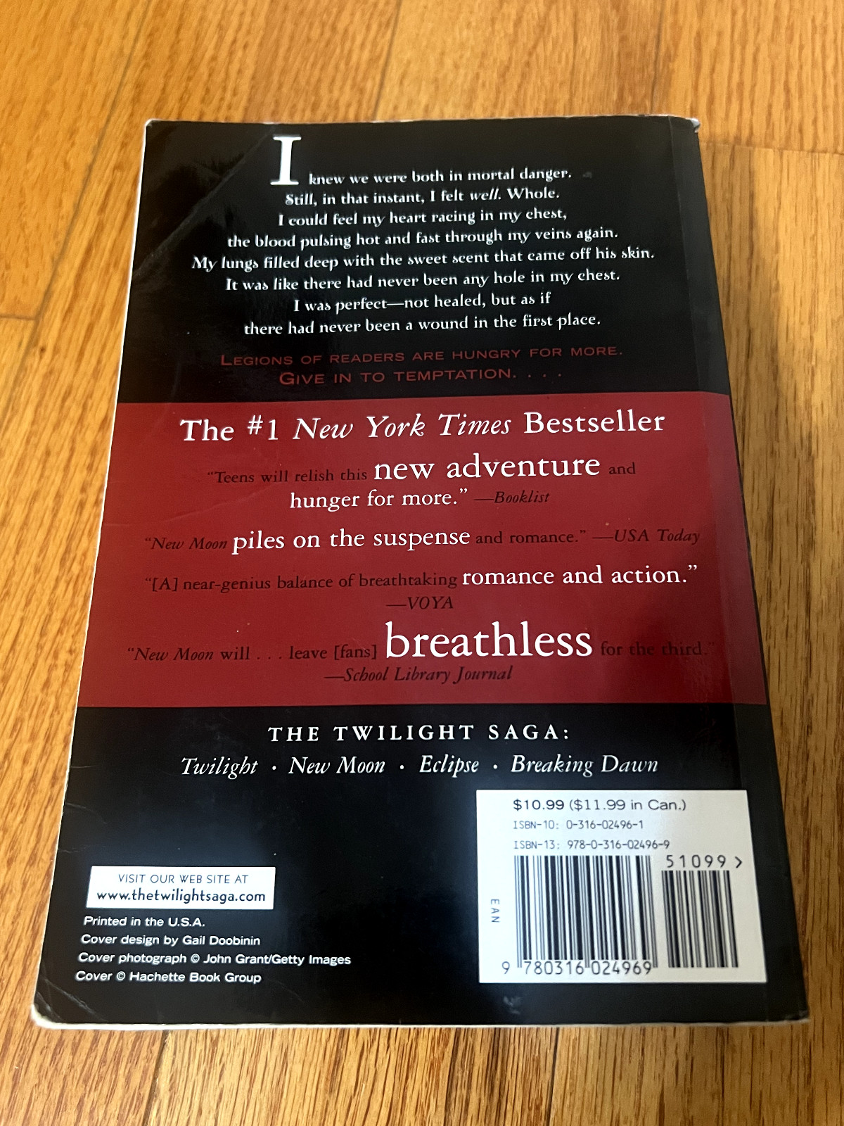 The Twilight Saga Ser.: New Moon by Stephenie Meyer (2008, Trade Paperback)