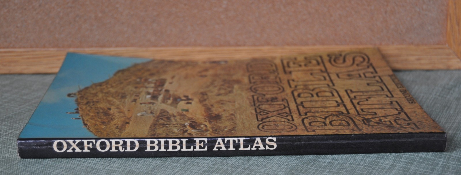Oxford Bible Atlas by Herbert G. May, editor. Paperback, 10 x 7.5 in.–very good