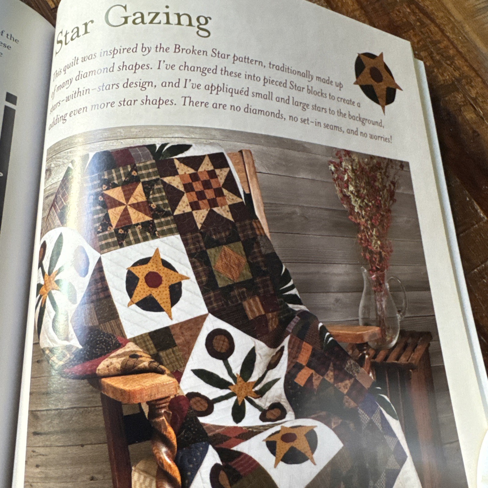 At Home with Country Quilts: 13 Patchwork Patterns by Cheryl Wall