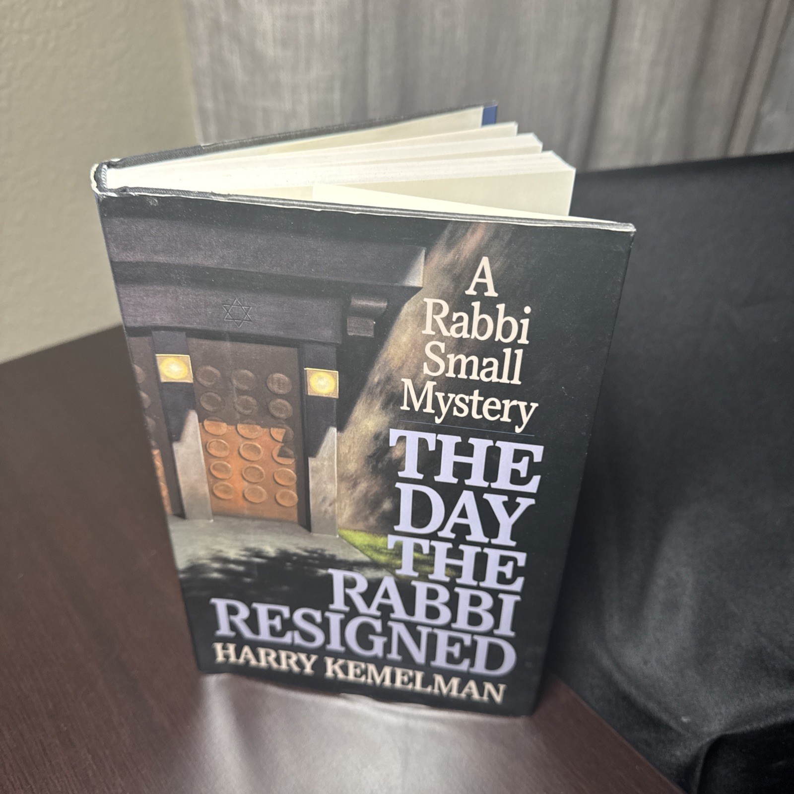 Day the Rabbi Resigned by Harry Kemelman (1992, Hardcover)