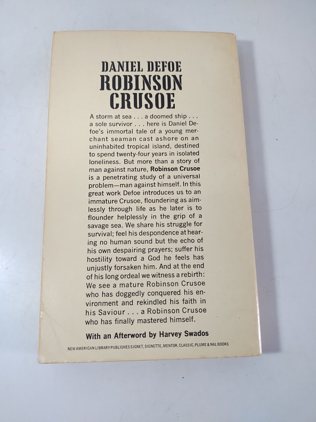 Robinson Crusoe By Daniel Defoe ~ Vintage 1961 Signet Classics Vintage Paperback