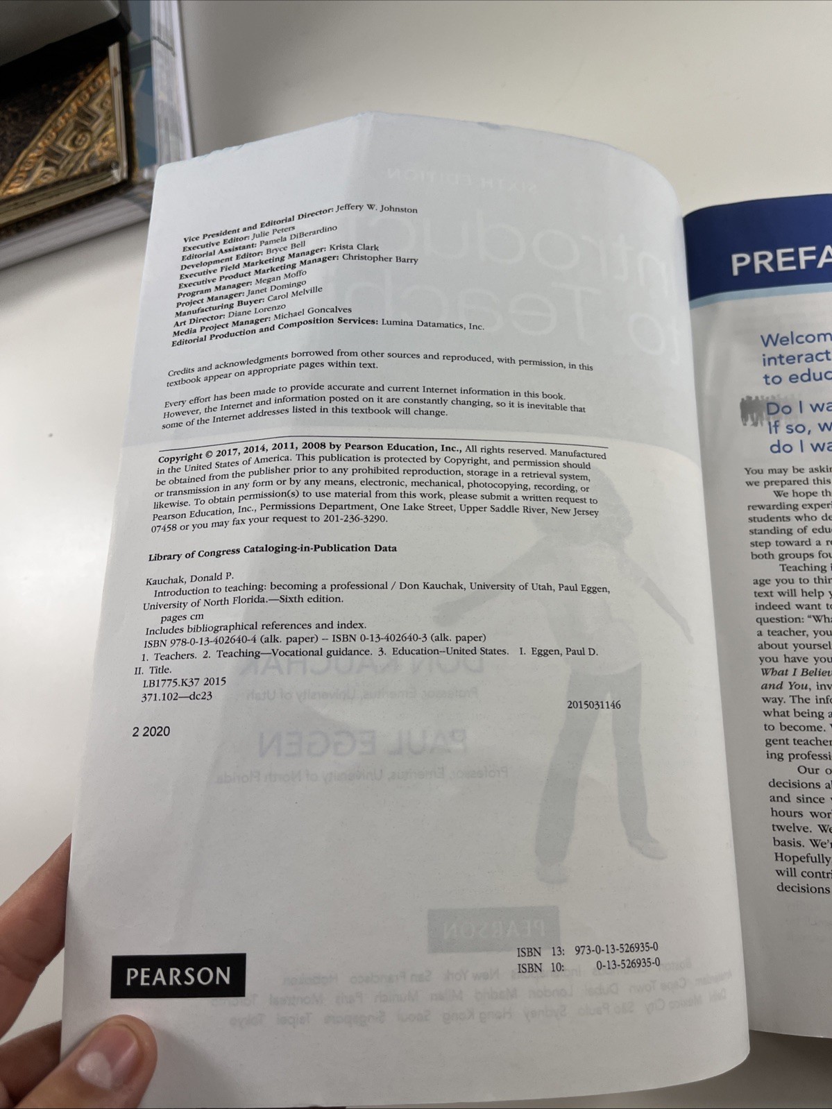 Introduction to Teaching : Becoming a Professional by Paul Eggen and Don Kauchak