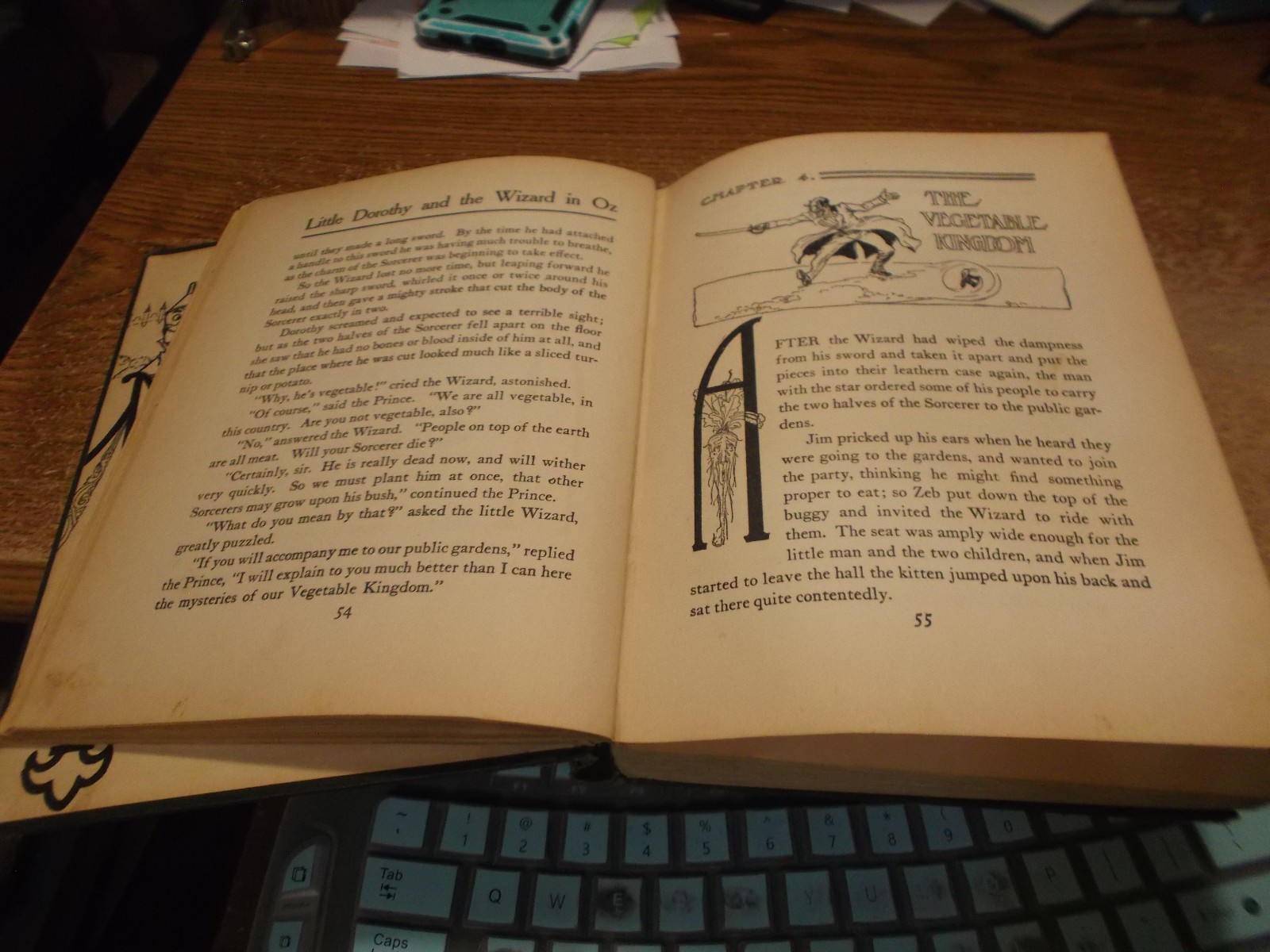 12 – Oz Books by L. Frank Baum – Illust by J. Neill – Reilly & Lee – HC
