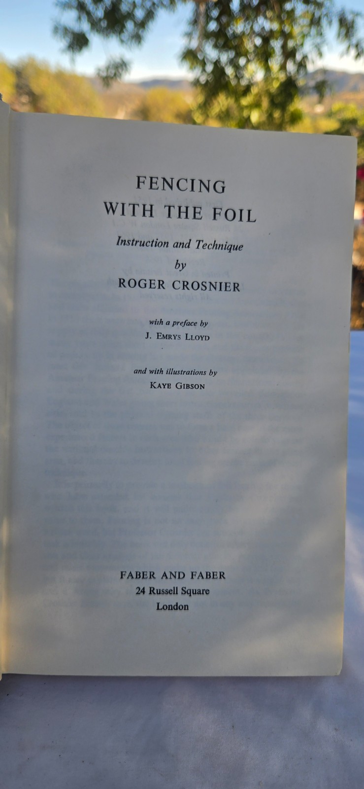 Fencing With the Foil Instruction & Technique by Crosnier 1967 2nd Ed HCDJ ExLib