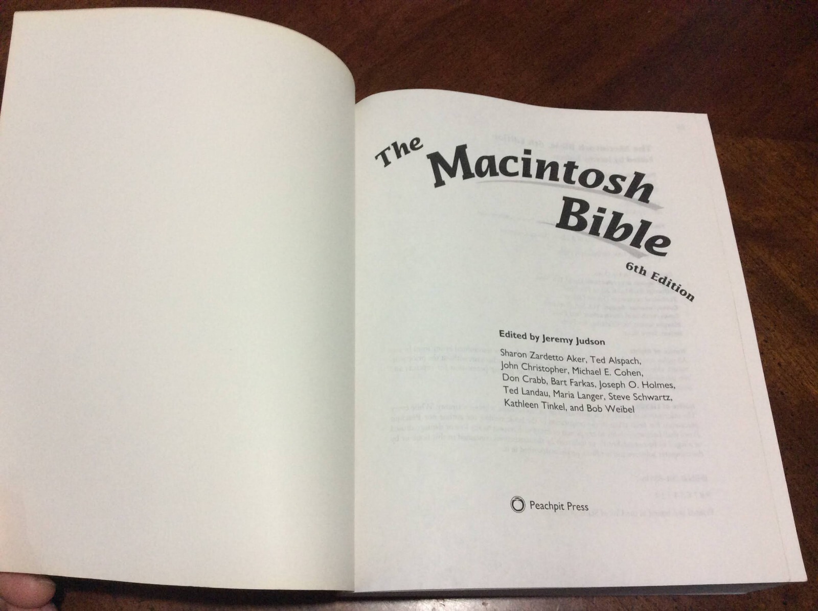The Macintosh Bible by Jeremy Judson 6th Edition 991 Pages!! (1996, Paperback)
