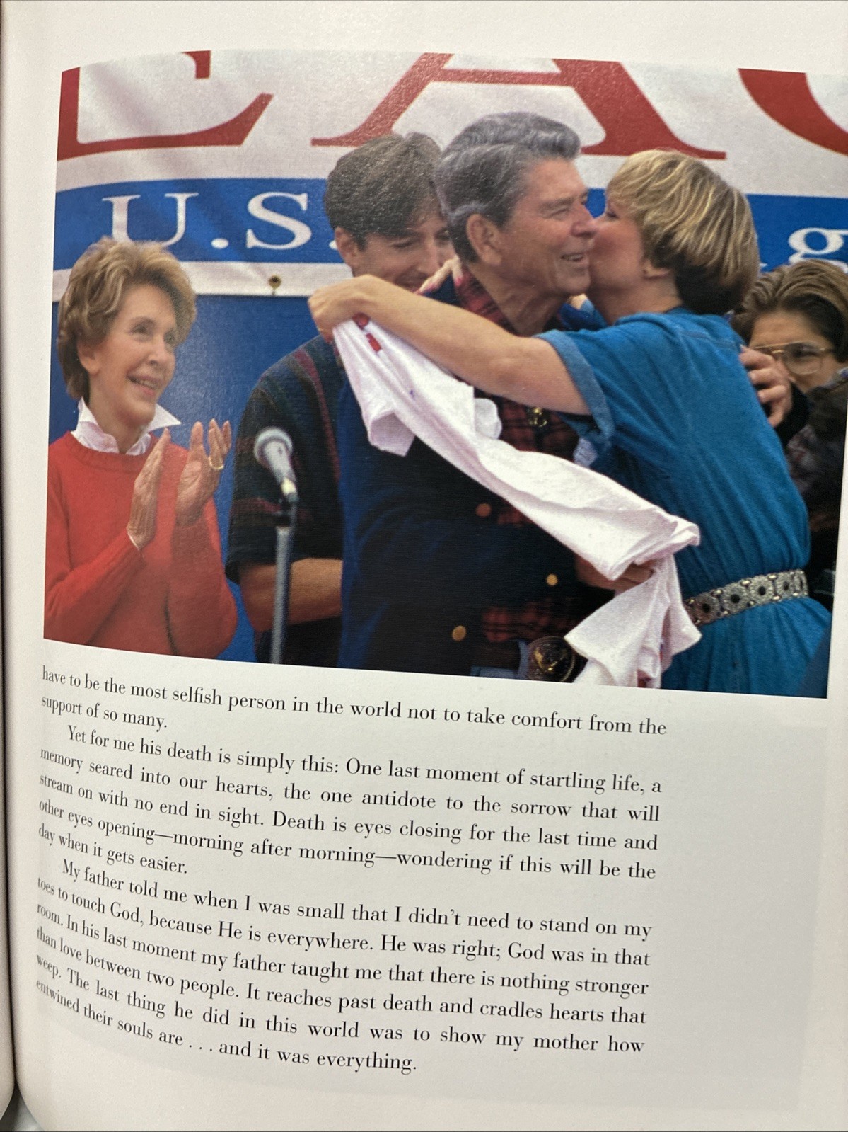 Ronald Reagan Remembered w/DVD CBS News Introduction Dan Rather 2004 HC/DJ
