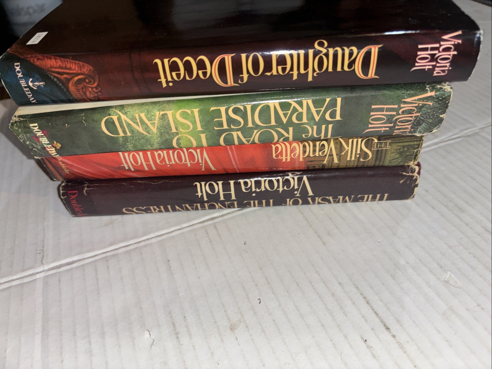 Victoria Holt (4 Hard Book Lot) Romance, Suspence, India Fan, Mistress of Mellyn