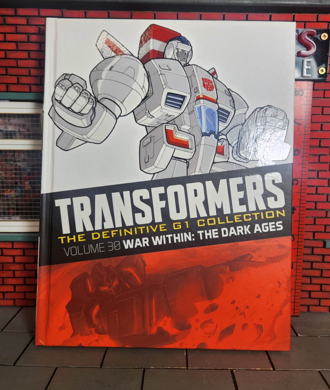 Transformers The Definitive G1 Collection – Vol 30 War Within – The Dark Ages