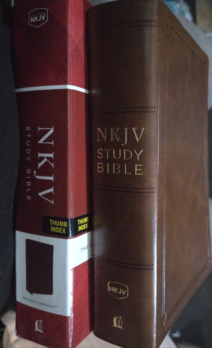 NKJV Study Bible, Leathersoft, Brown, Comfort Print: The Complete Resource fo…