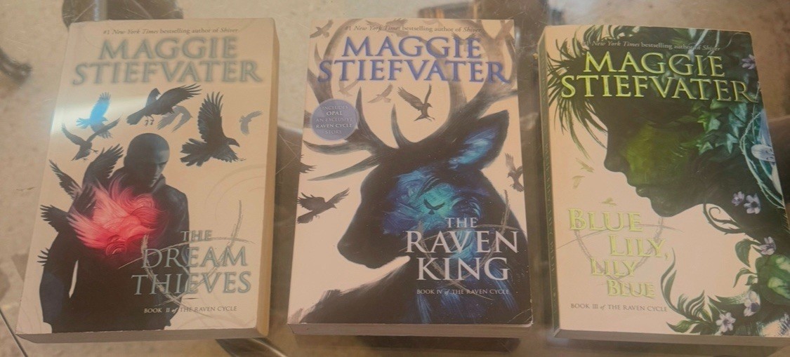 3 Book Lot Raven Cycle Maggie Stiefvater dream thieves, Raven King, Blue Lily