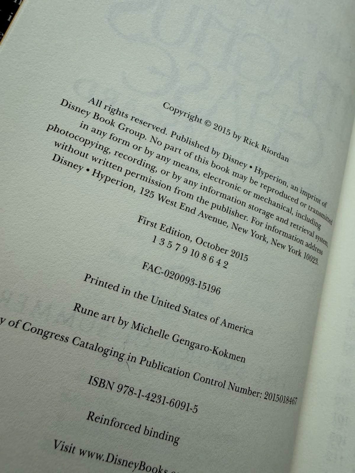 Magnus Chase Book 1 The Sword of Summer by Rick Riordan (2015, Hardcover)